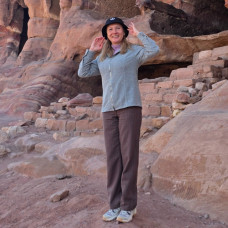 ЖЕНСКАЯ ШЕРСТЯНАЯ КОФТА С КАПЮШОНОМ НА МОЛНИИ ЖЕНСКАЯ ШЕРСТЯНАЯ КОФТА С КАПЮШОНОМ НА МОЛНИИ