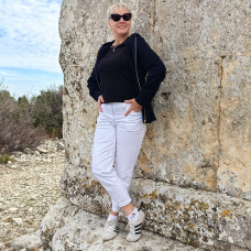 ЖЕНСКАЯ ШЕРСТЯНАЯ КОФТА С КАПЮШОНОМ НА МОЛНИИ ЖЕНСКАЯ ШЕРСТЯНАЯ КОФТА С КАПЮШОНОМ НА МОЛНИИ